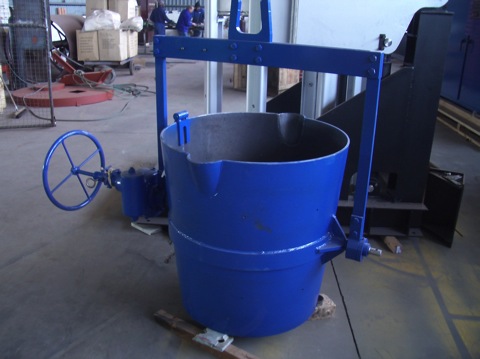 ALUMINIUM & CAST IRON TRANSFER LADLES